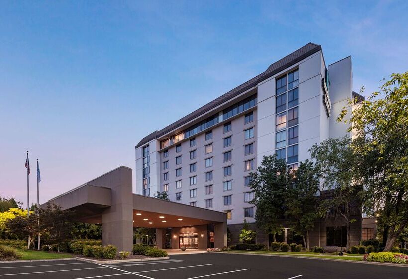 هتل Embassy Suites By Hilton Nashville Airport