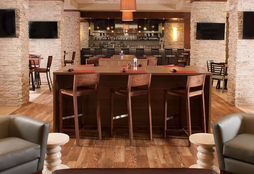 هتل Embassy Suites By Hilton Nashville Airport