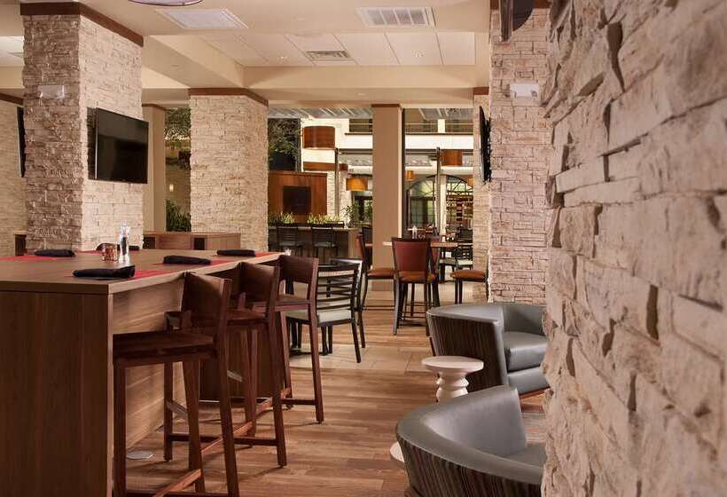 هتل Embassy Suites By Hilton Nashville Airport