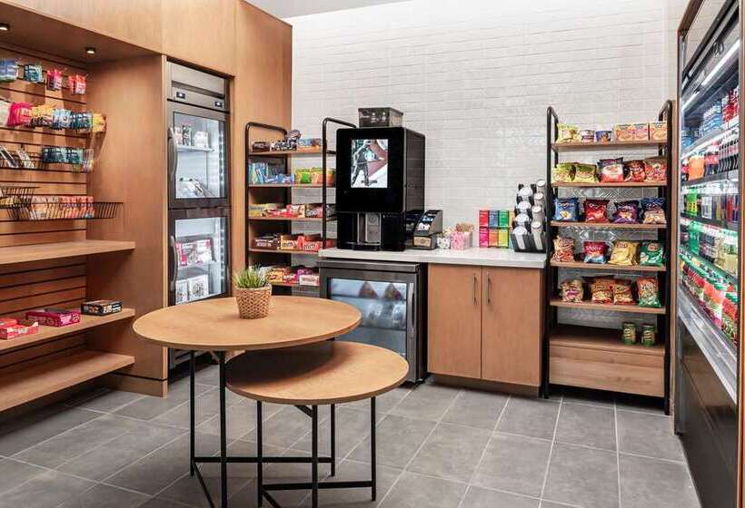 هتل Embassy Suites By Hilton Nashville Airport