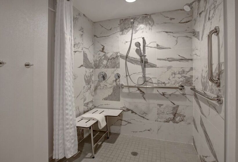 فندق Embassy Suites By Hilton Oklahoma City Northwest