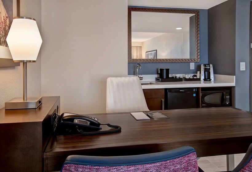 فندق Embassy Suites By Hilton Oklahoma City Northwest