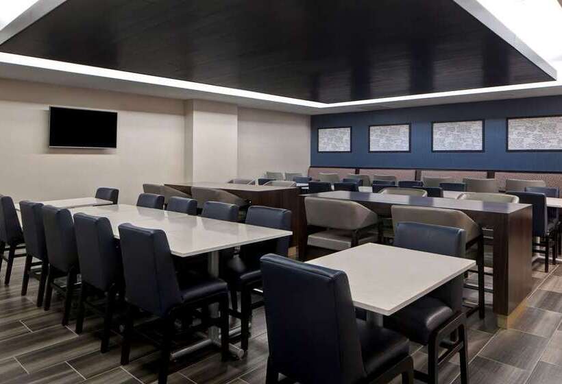 فندق Embassy Suites By Hilton Oklahoma City Northwest