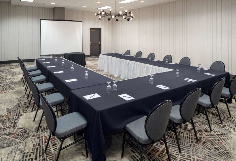 בית מלון כפרי Embassy Suites By Hilton Orlando North