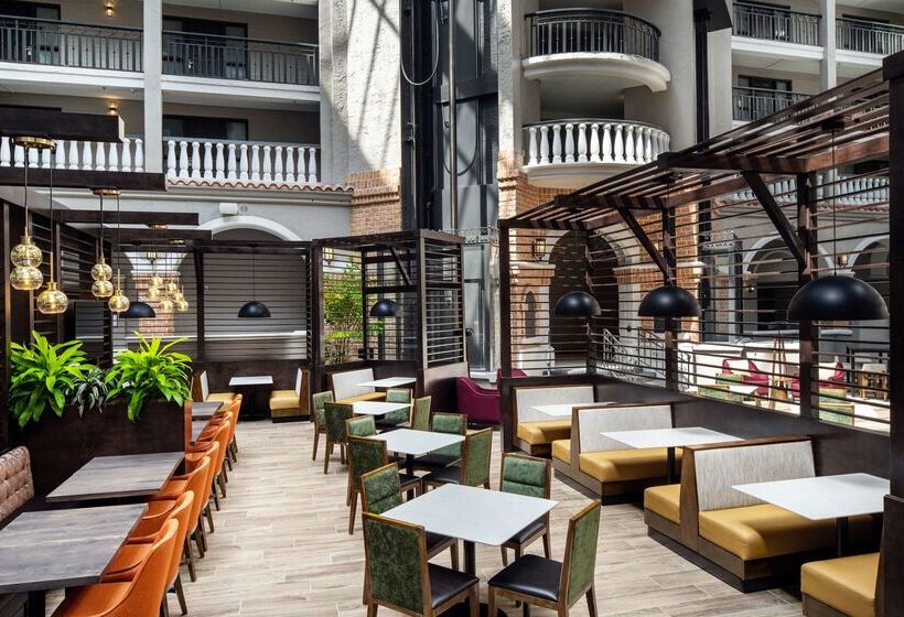 בית מלון כפרי Embassy Suites By Hilton Orlando North