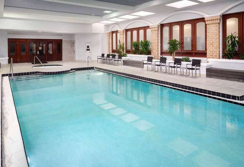 בית מלון כפרי Embassy Suites By Hilton Orlando North