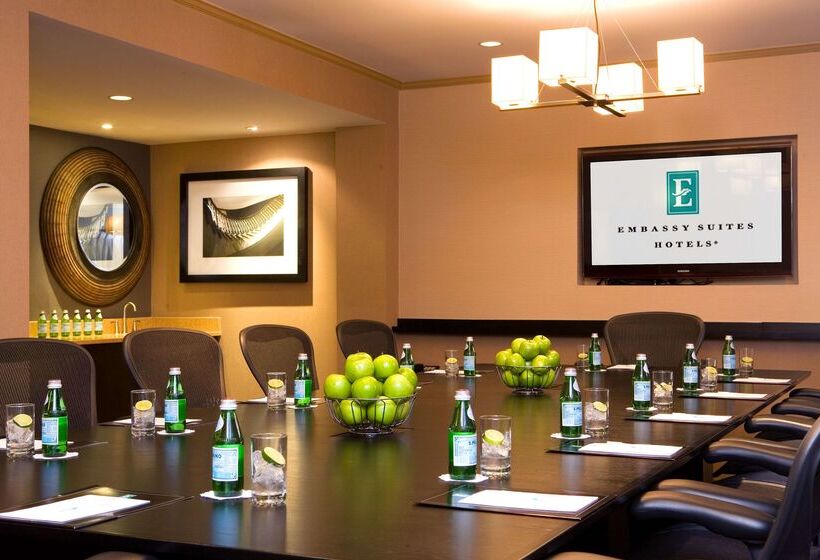 בית מלון כפרי Embassy Suites By Hilton Portland Maine