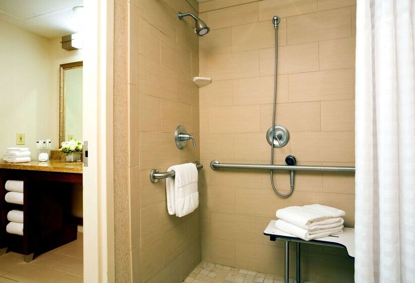 Отель Embassy Suites By Hilton Portland Maine