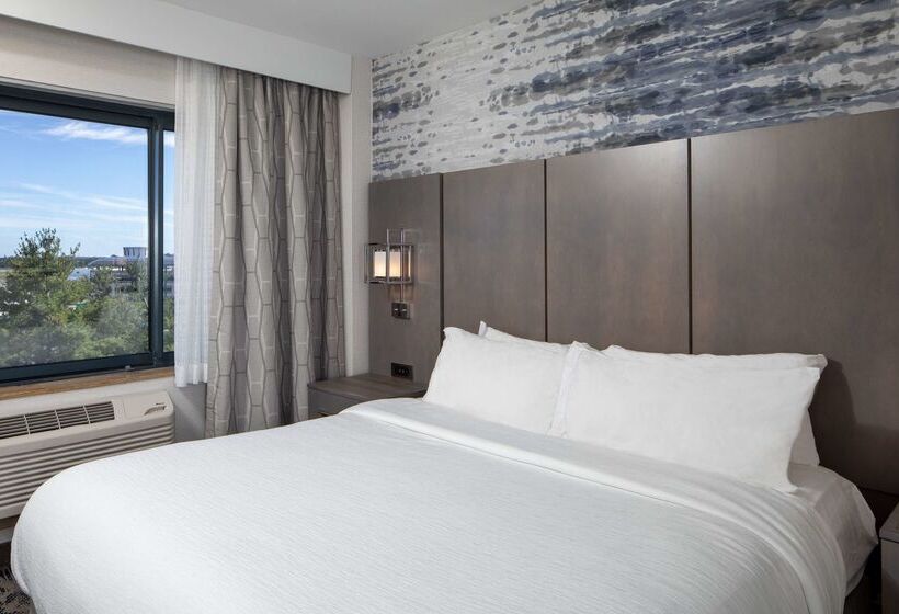 Отель Embassy Suites By Hilton Portland Maine