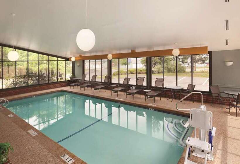 Отель Embassy Suites By Hilton Portland Maine