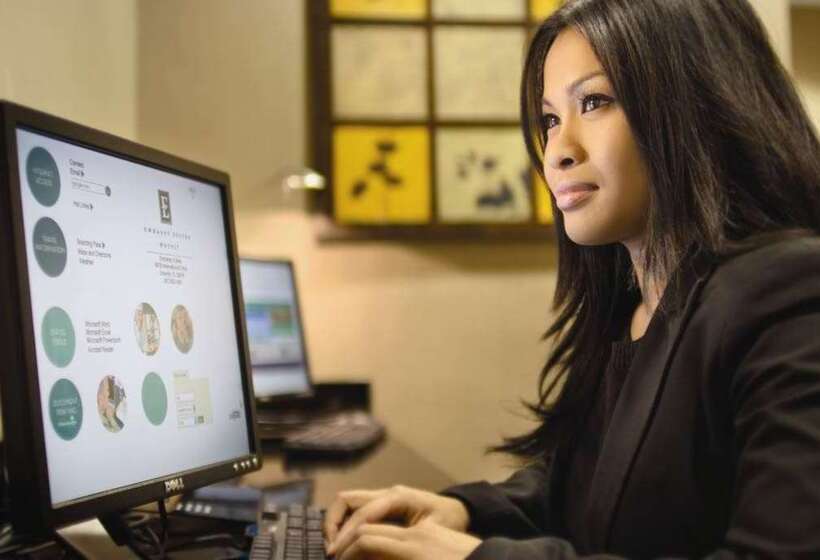 Отель Embassy Suites By Hilton Orlando International Dr Conv Ctr