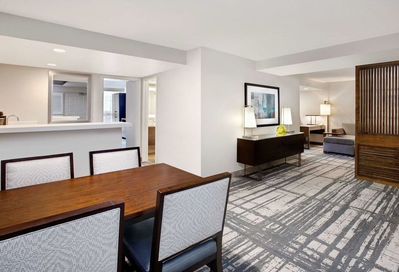 Отель Embassy Suites By Hilton Orlando International Dr Conv Ctr