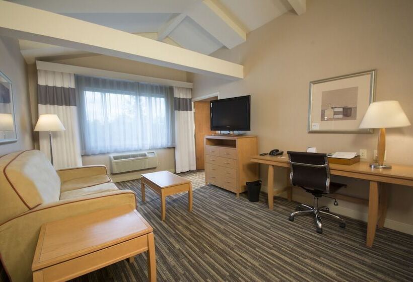 Szálloda Four Points By Sheraton Melville Long Island