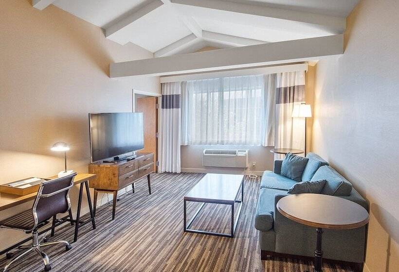 Szálloda Four Points By Sheraton Melville Long Island