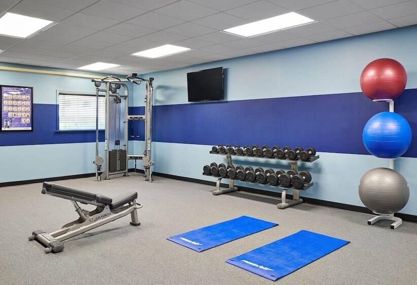 هتل Four Points By Sheraton Milwaukee Airport