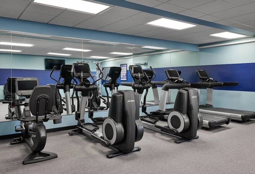 هتل Four Points By Sheraton Milwaukee Airport