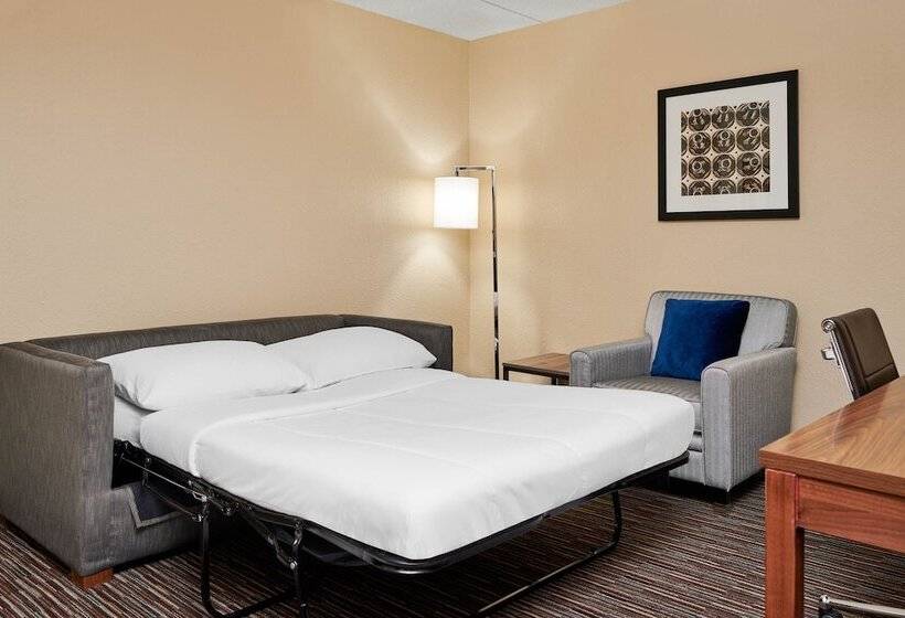 هتل Four Points By Sheraton Milwaukee Airport
