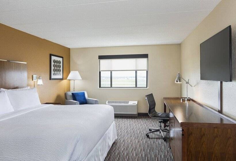 هتل Four Points By Sheraton Milwaukee Airport