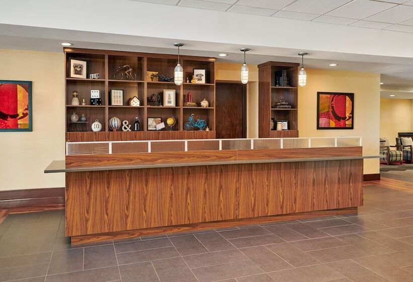 هتل Four Points By Sheraton Milwaukee Airport