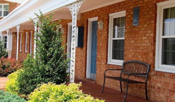 בית מלון כפרי Governor House Inn Arlington/falls Church