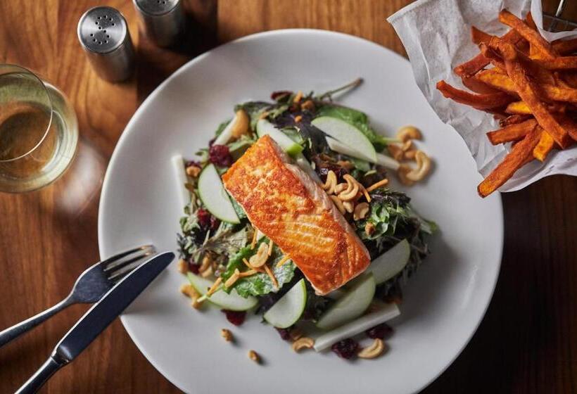 ホテル Graduate By Hilton Minneapolis