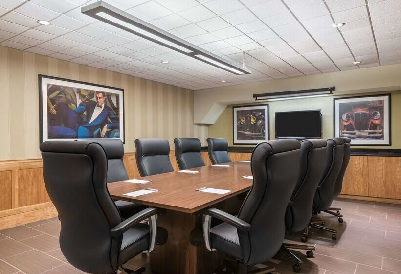 هتل Hampton Inn Danbury