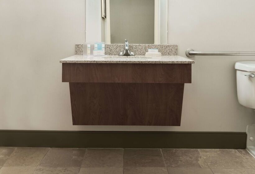 هتل Hampton Inn Danbury