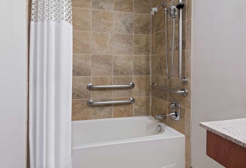 هتل Hampton Inn Danbury