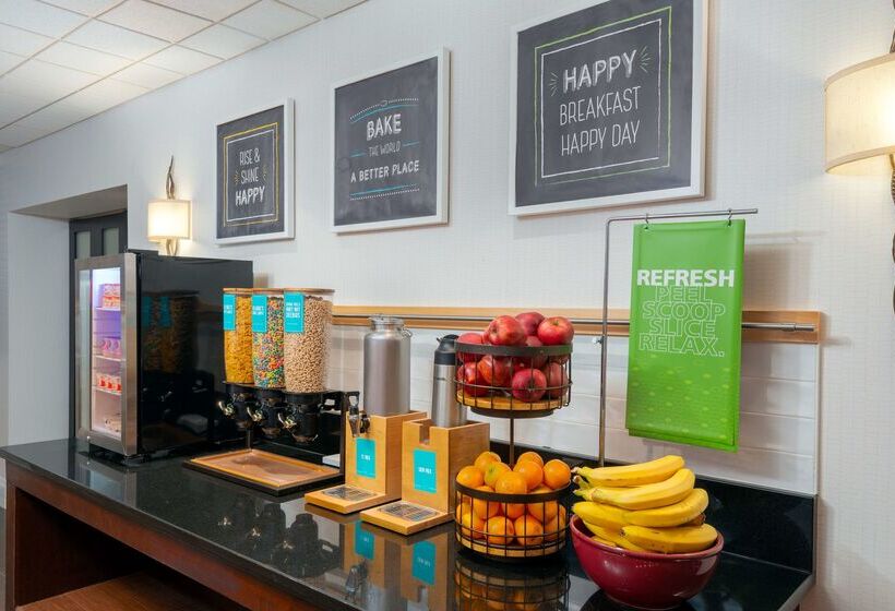 هتل Hampton Inn Danbury