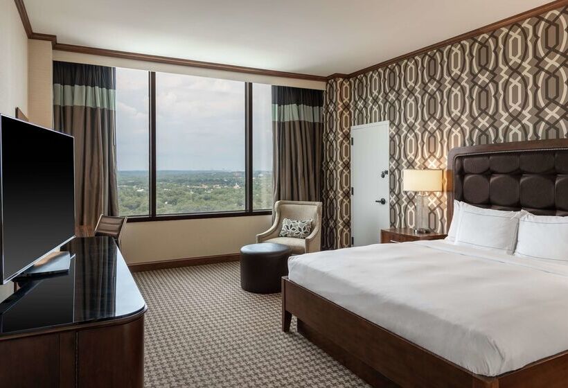 هتل Hilton Alexandria Mark Center