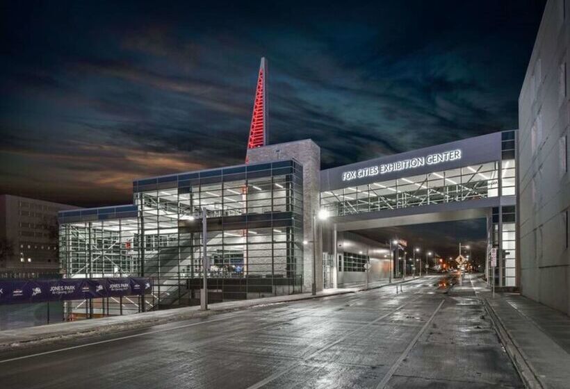 هتل Hilton Appleton Paper Valley