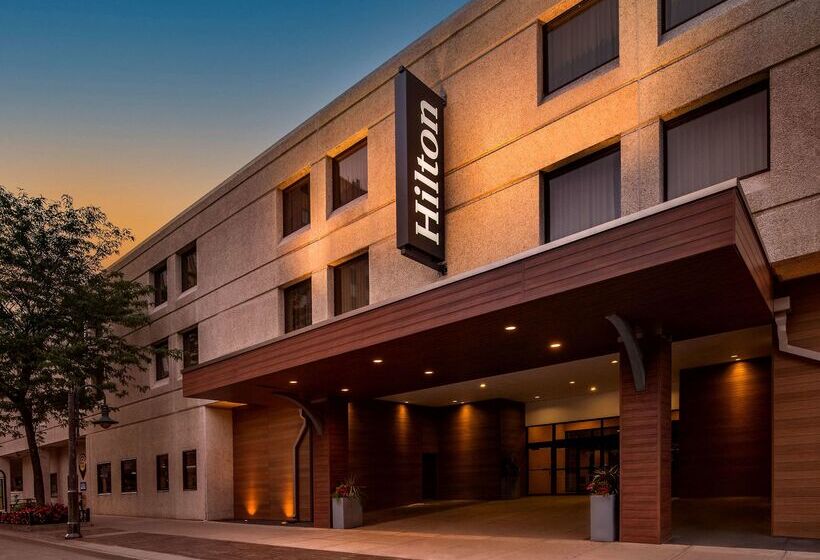 هتل Hilton Appleton Paper Valley