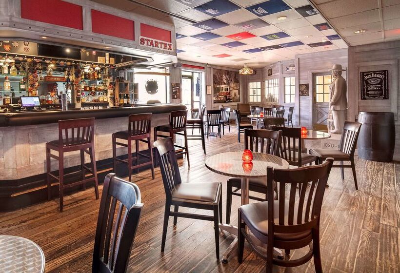 酒店 Hilton Appleton Paper Valley