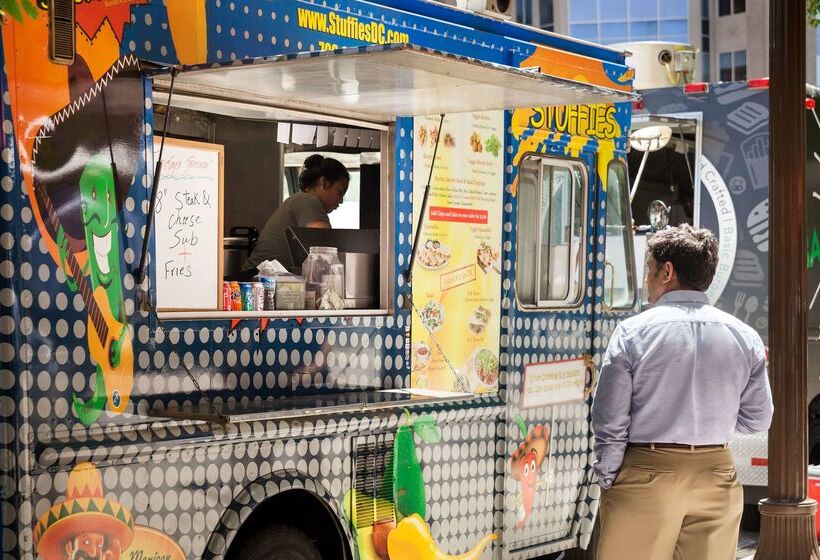 酒店 Hilton Arlington