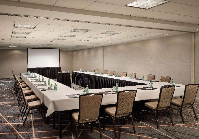 酒店 Hilton Arlington