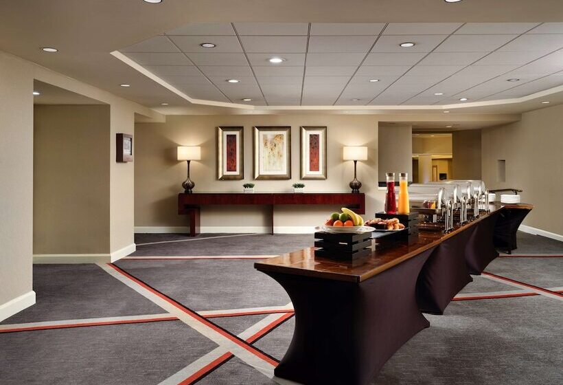 酒店 Hilton Arlington