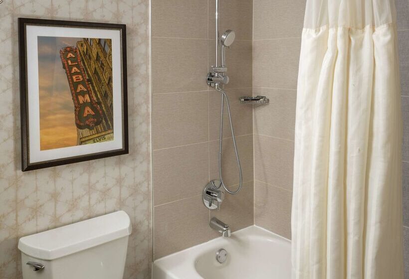 هتل Hilton Birmingham Downtown At Uab