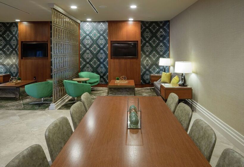 هتل Hilton Birmingham Downtown At Uab