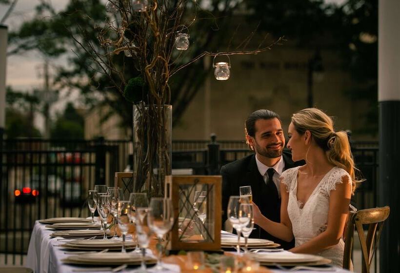 هتل Hilton Birmingham Downtown At Uab