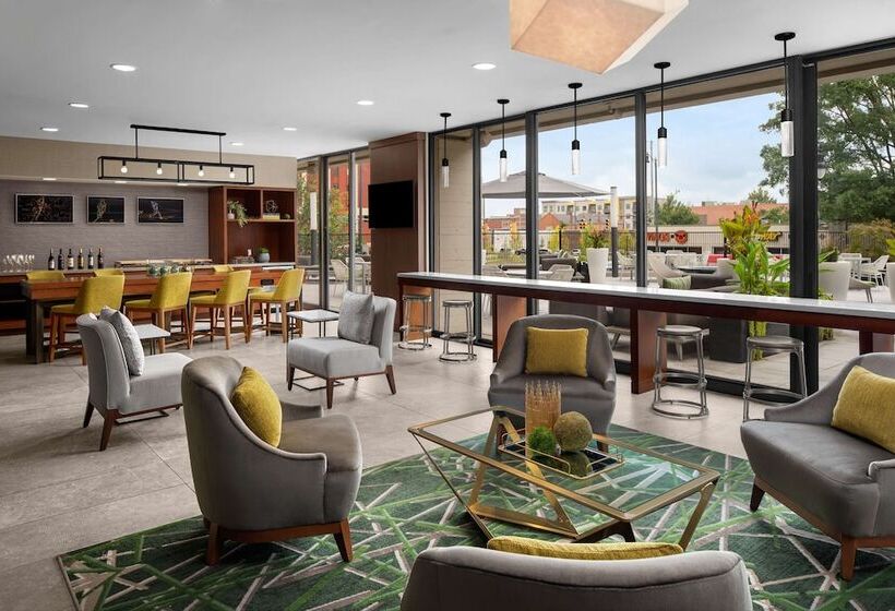 هتل Hilton Birmingham Downtown At Uab