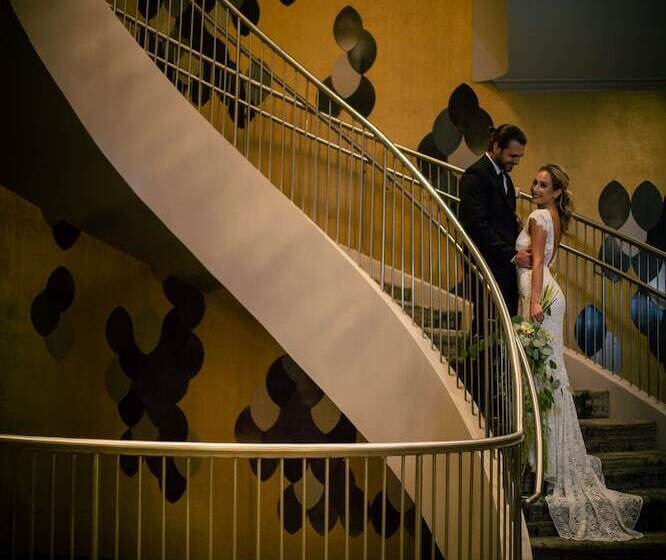 هتل Hilton Birmingham Downtown At Uab