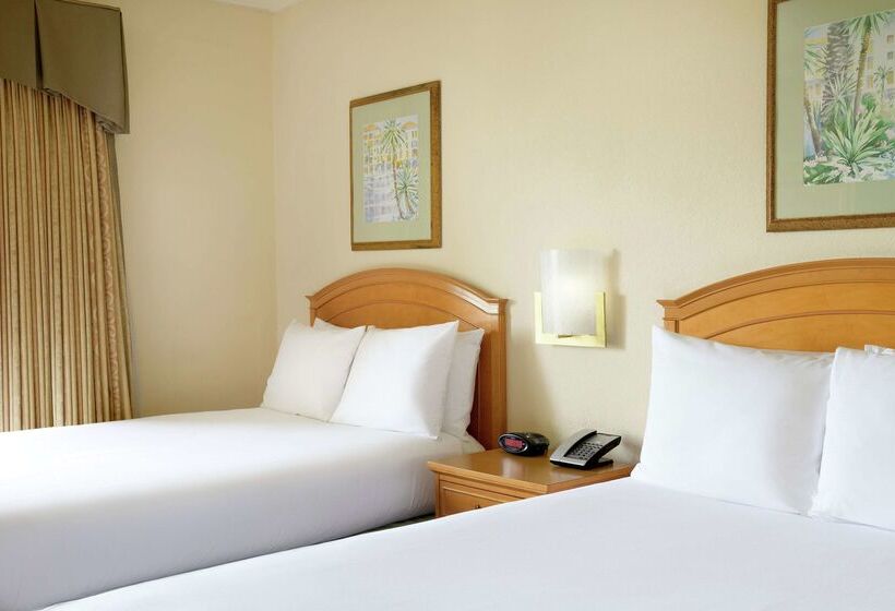 فندق Hilton Boca Raton Suites