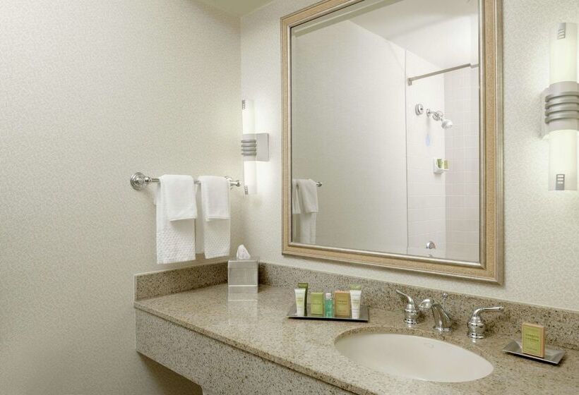فندق Hilton Boca Raton Suites