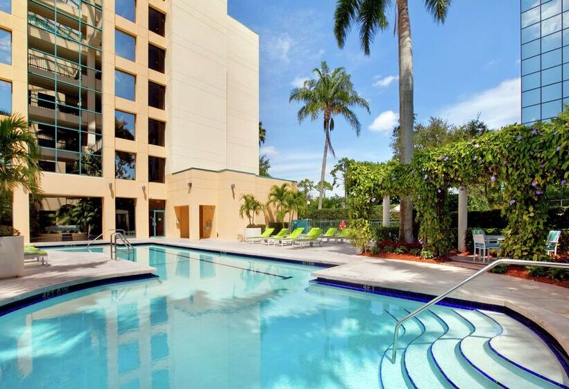 فندق Hilton Boca Raton Suites