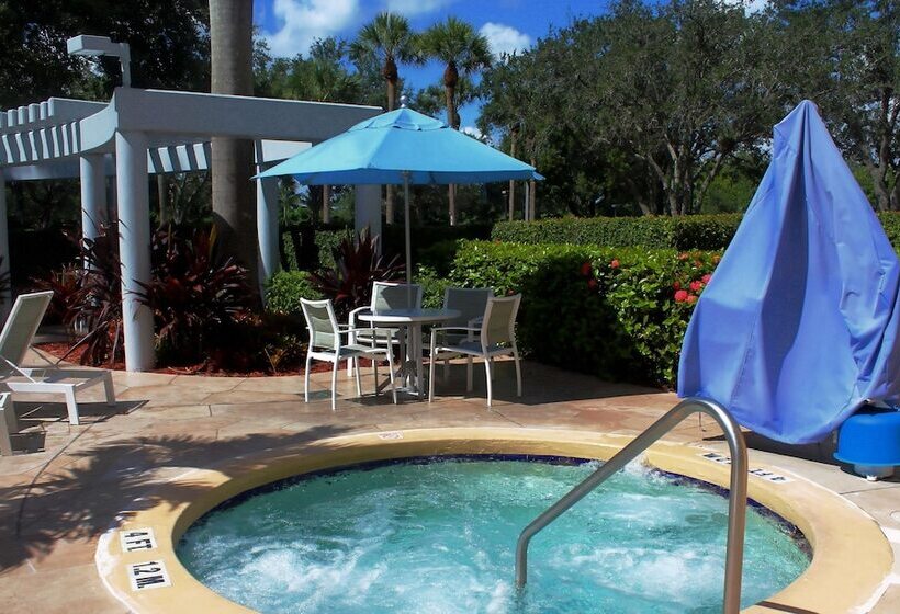 فندق Hilton Boca Raton Suites