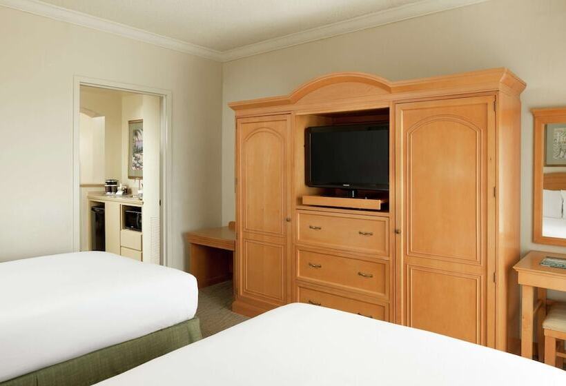 فندق Hilton Boca Raton Suites