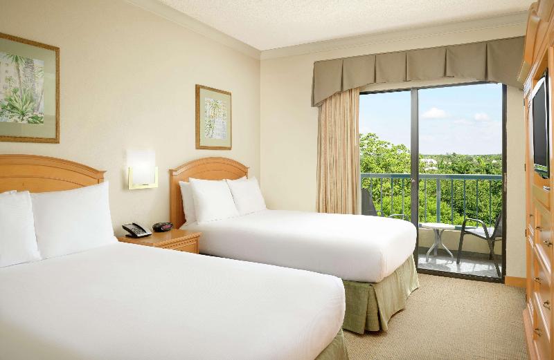فندق Hilton Boca Raton Suites