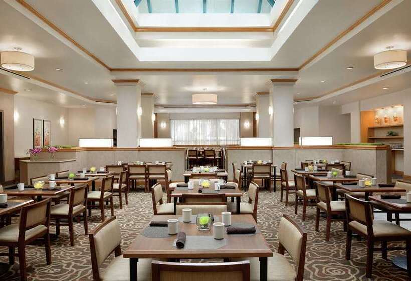 فندق Hilton Boca Raton Suites