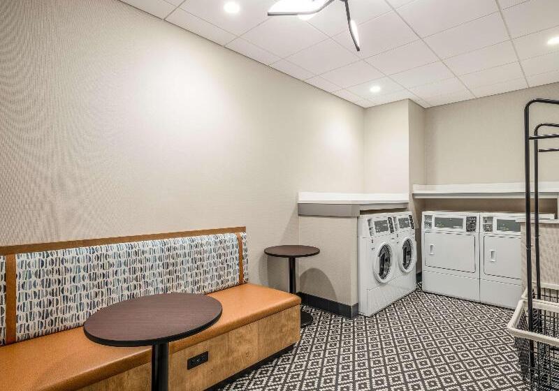 ホテル Hilton Garden Inn Toledo Downtown