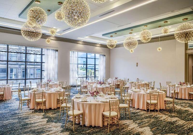 ホテル Hilton Garden Inn Toledo Downtown